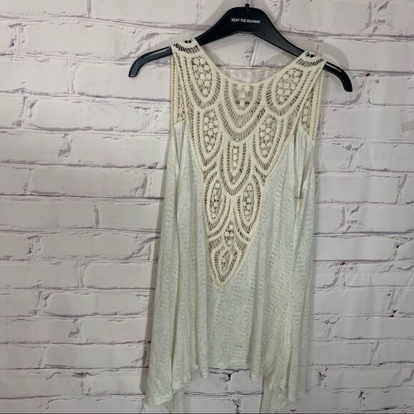 Small beige vest  - Picture 1 of 2